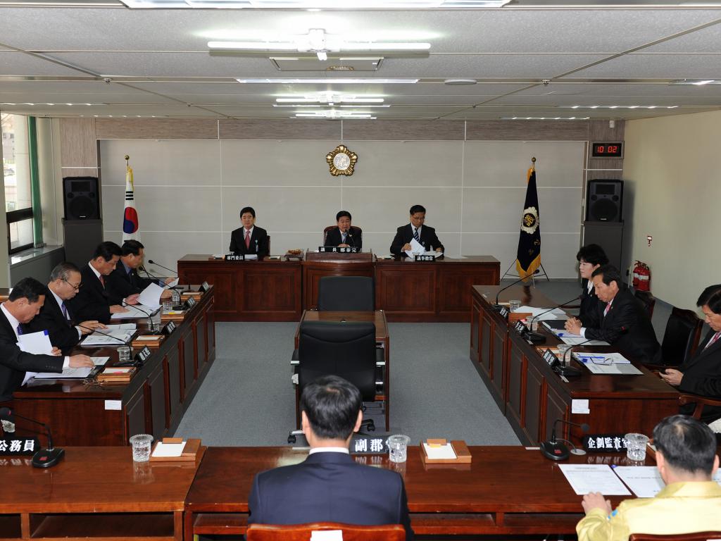 2011년 3월중 제1차 정례의원간담회 개회