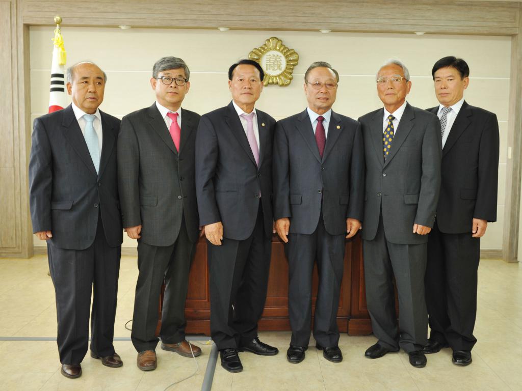 2013년 결산검사위원 위촉식 기념촬영