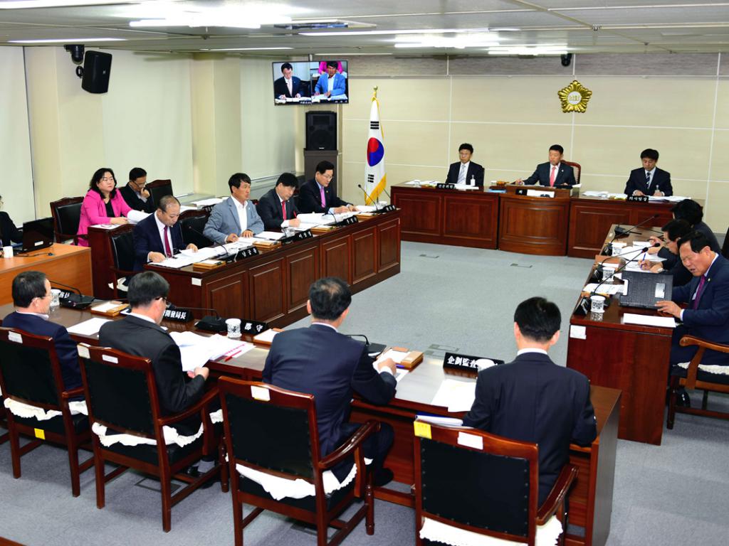 10월중 제2차 정례의원간담회 개회