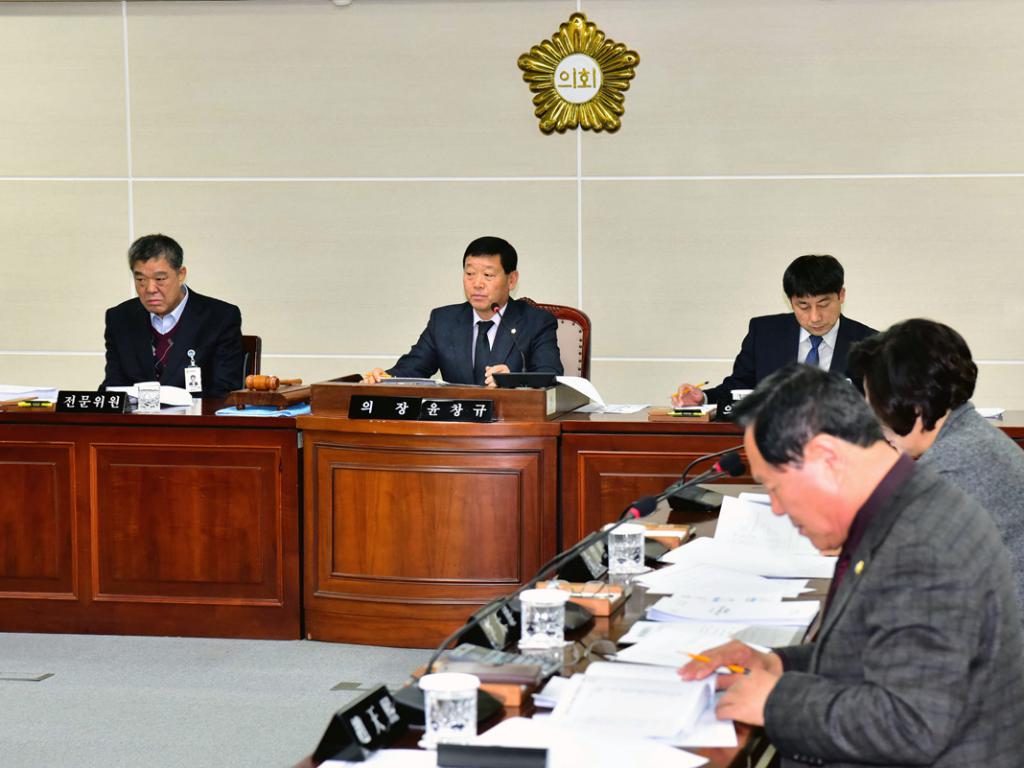 12월중 제1차 정례의원 간담회 개회
