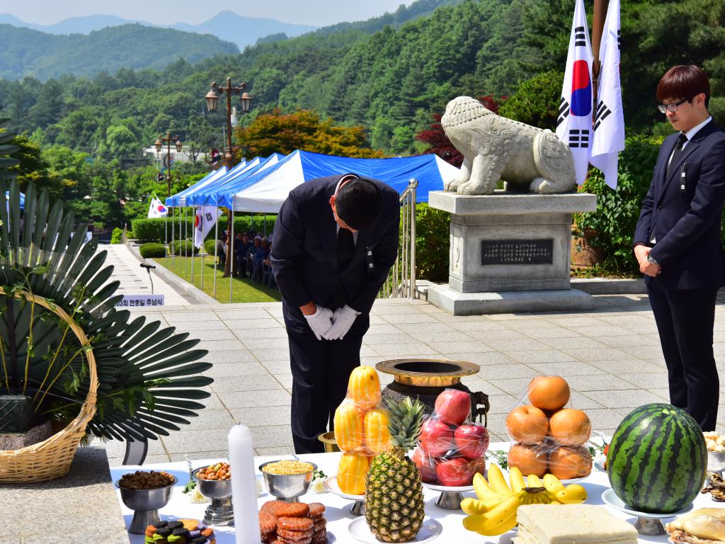 음성군의회, 제63회 현충일 추념식 참석