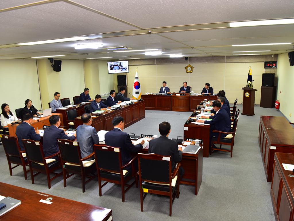 7월중 제1차 정례의원 간담회 개회