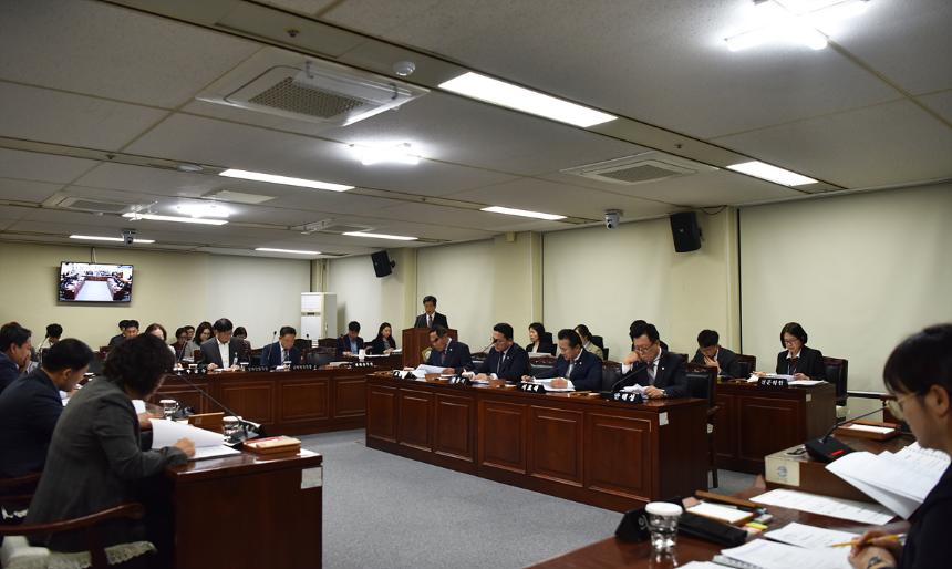 10월 제2차 정례의원간담회