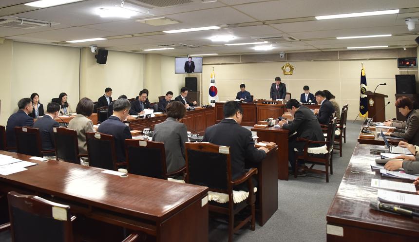 4월 정례의원간담회